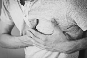6 Fatos Sobre Dor no Peito – Guia Rápido