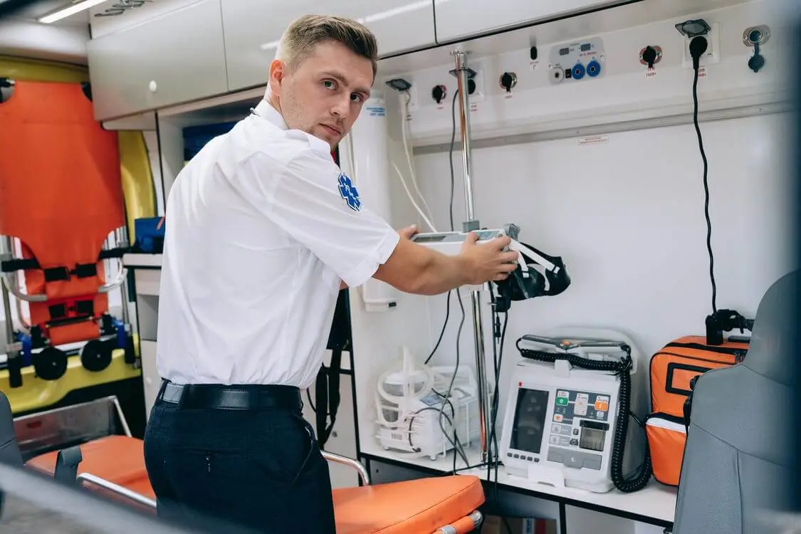 Como é dentro da ambulância? dentro da ambulância